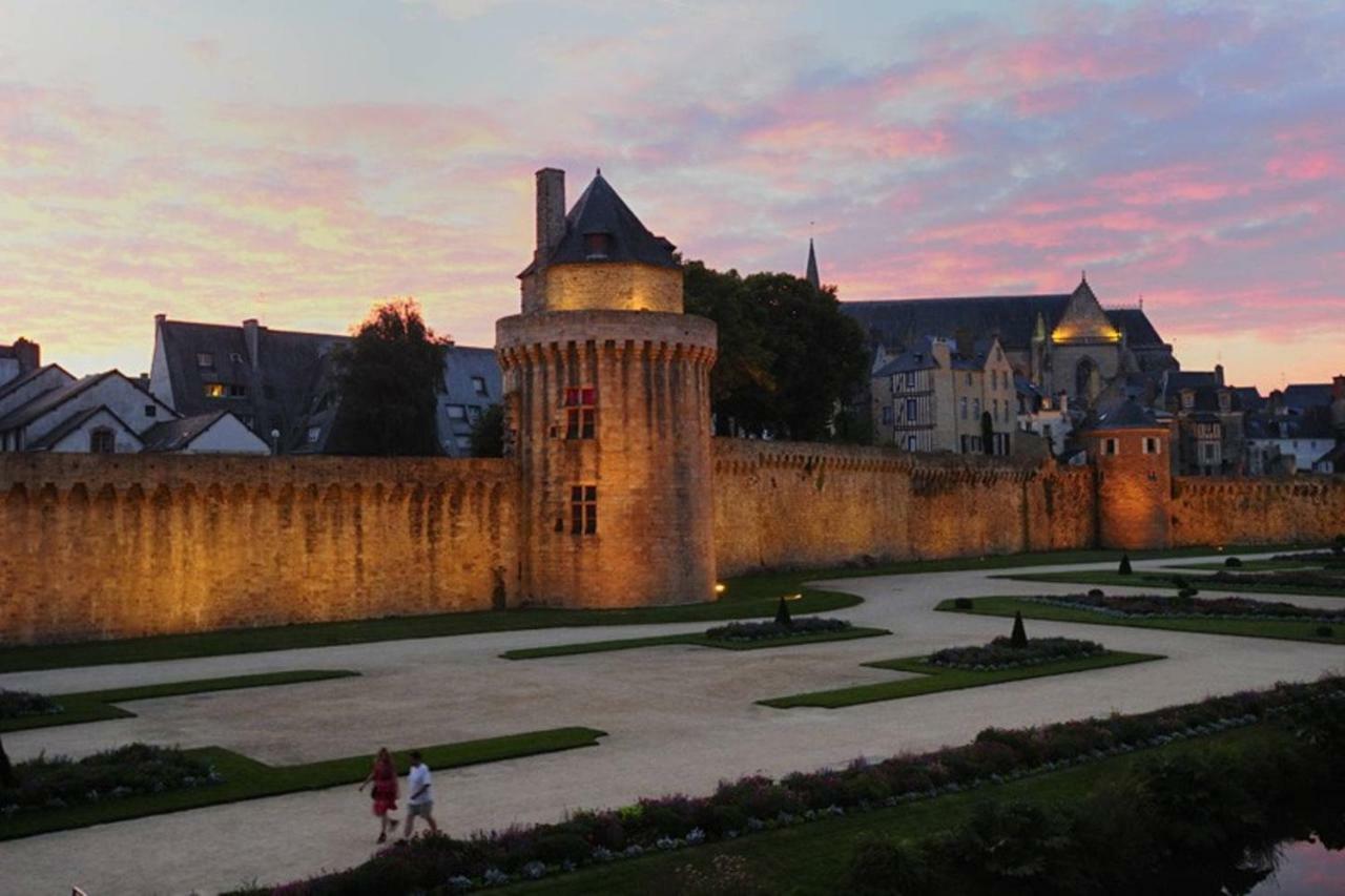 Stop 100M Du Port-Parking Gratuit A 5Mn Vannes Eksteriør billede
